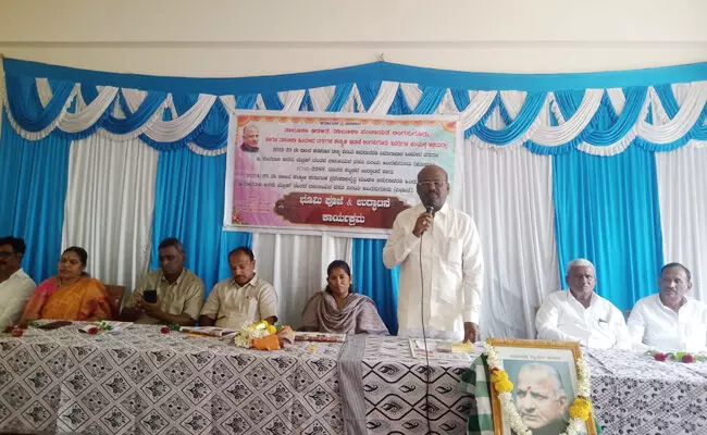 ಲಿಂಗಸೂಗೂರು | ಮೆಟ್ರಿಕ್ ನಂತರದ ವಸತಿ ನಿಲಯಕ್ಕೆ ಶಾಸಕ ಮಾನಪ್ಪ ವಜ್ಜಲ್ರಿಂದ ಭೂಮಿ ಪೂಜೆ ಲಿಂಗಸೂಗೂರು | ಮೆಟ್ರಿಕ್ ನಂತರದ ವಸತಿ ನಿಲಯಕ್ಕೆ ಶಾಸಕ ಮಾನಪ್ಪ ವಜ್ಜಲ್ರಿಂದ ಭೂಮಿ ಪೂಜೆ