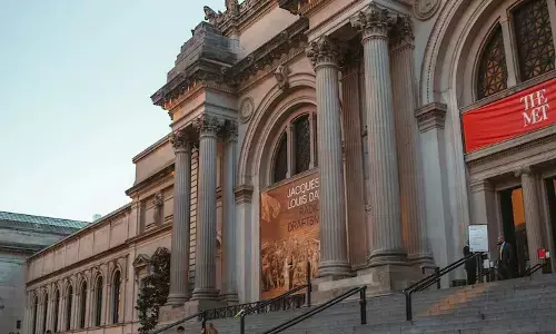 ಅಮೆರಿಕ | ಮೆಟ್ ಮ್ಯೂಸಿಯಂನಲ್ಲಿ ಅಮೂಲ್ಯ ಕಲಾಕೃತಿಗೆ ನೀರು ಸುರಿದ ಯುವಕನ ಬಂಧನ