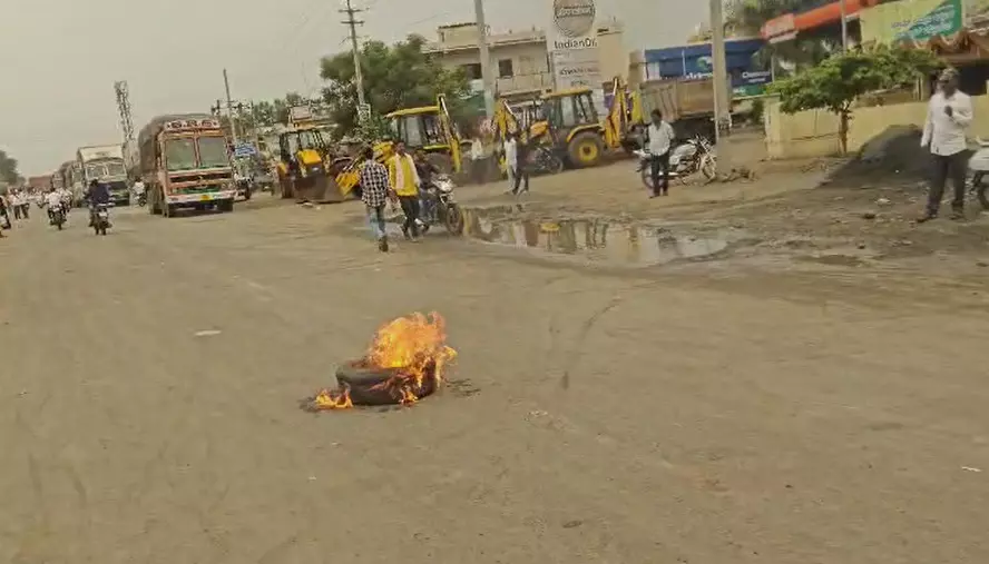 ಕಲಬುರಗಿ | ಪ್ರತಿ‌ ಟನ್‌ ಕಬ್ಬಿಗೆ 3,500 ದರಕ್ಕೆ ಆಗ್ರಹಿಸಿ ಅಫಜಲಪುರ ಬಂದ್