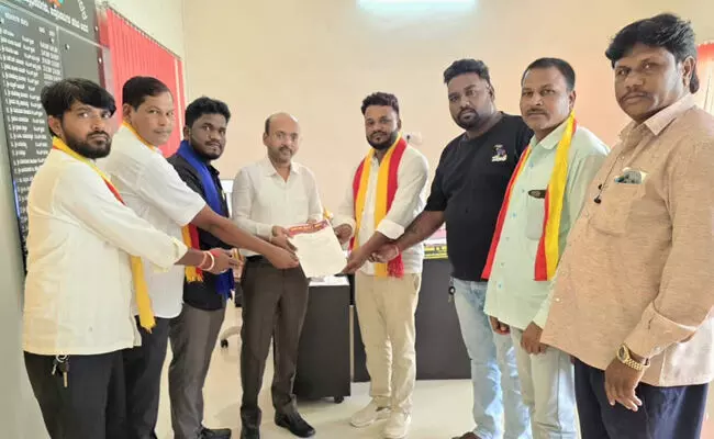 ಬೀದರ್ | ಕಳಪೆ ರಸ್ತೆ ಕಾಮಗಾರಿ ಆರೋಪ : ಲೋಕೋಪಯೋಗಿ ಇಲಾಖೆಯ ಇಂಜಿನಿಯರನ್ನು ವರ್ಗಾವಣೆ ಮಾಡಲು ಮನವಿ