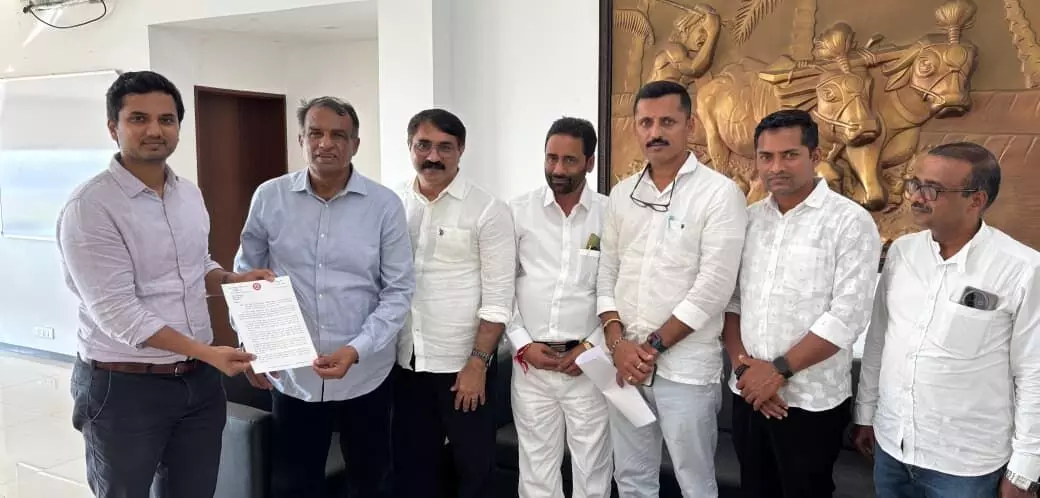 ಮಂಗಳೂರು: ಕೆಂಪುಕಲ್ಲಿನ ದರ ನಿಗದಿಗೆ ಎಸ್ಒಪಿ ವಿಧಾನಕ್ಕೆ ಜಿಲ್ಲಾಧಿಕಾರಿಗೆ ಮನವಿ ಮಂಗಳೂರು: ಕೆಂಪುಕಲ್ಲಿನ ದರ ನಿಗದಿಗೆ ಎಸ್ಒಪಿ ವಿಧಾನಕ್ಕೆ ಜಿಲ್ಲಾಧಿಕಾರಿಗೆ ಮನವಿ