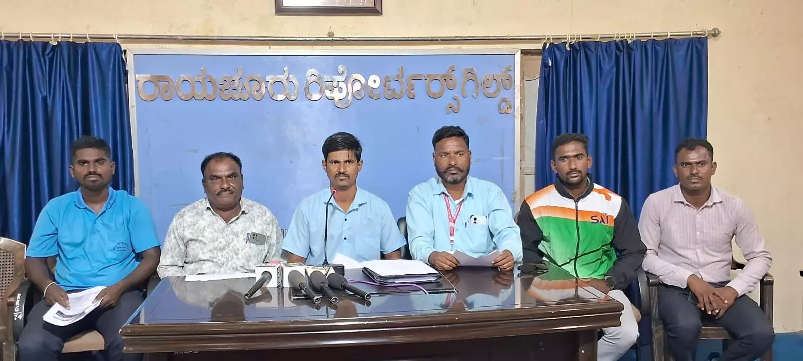 ರಾಯಚೂರು | ಕನಕದಾಸರ ಜಯಂತಿ ಅಂಗವಾಗಿ ಹೊನಲು ಬೆಳಕಿನ ಕಬ್ಬಡ್ಡಿ ಪಂದ್ಯಾವಳಿ ಆಯೋಜನೆ : ಕಾಶಿನಾಥ್ ರಾಯಚೂರು | ಕನಕದಾಸರ ಜಯಂತಿ ಅಂಗವಾಗಿ ಹೊನಲು ಬೆಳಕಿನ ಕಬ್ಬಡ್ಡಿ ಪಂದ್ಯಾವಳಿ ಆಯೋಜನೆ : ಕಾಶಿನಾಥ್