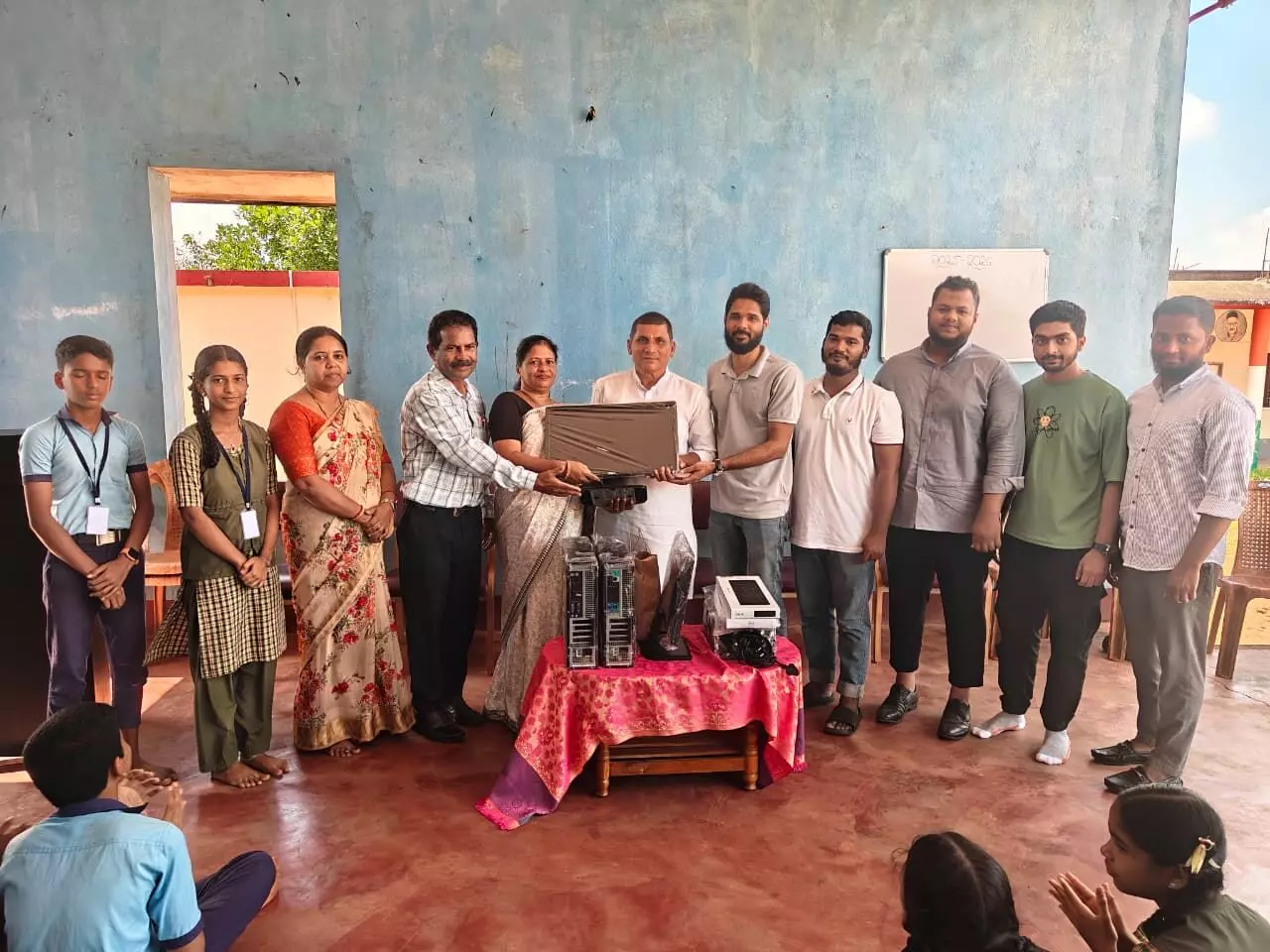 ಬಂಟ್ವಾಳ | ಸರಪಾಡಿ ಸರ್ಕಾರಿ ಪ್ರೌಢ ಶಾಲೆಗೆ ಕಂಪ್ಯೂಟರ್ ಕೊಡುಗೆ ನೀಡಿದ ಎಸ್‌ಐಒ