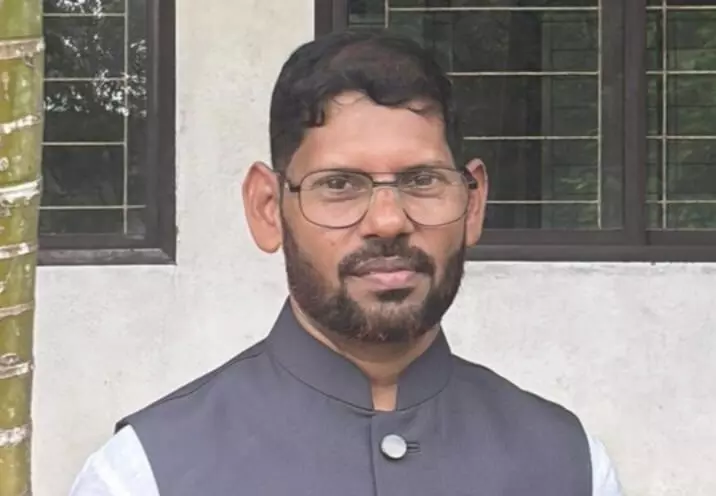 ಮಂಗಳೂರು: ಸಮನ್ವಯ ಶಿಕ್ಷಕ ಪ್ರಶಸ್ತಿಗೆ ಮೆಲ್ಕಾರ್ ಮಹಿಳಾ ಕಾಲೇಜಿನ ಪ್ರಾಂಶುಪಾಲ ಅಬ್ದುಲ್ ಮಜೀದ್ ಆಯ್ಕೆ ಮಂಗಳೂರು: ಸಮನ್ವಯ ಶಿಕ್ಷಕ ಪ್ರಶಸ್ತಿಗೆ ಮೆಲ್ಕಾರ್ ಮಹಿಳಾ ಕಾಲೇಜಿನ ಪ್ರಾಂಶುಪಾಲ ಅಬ್ದುಲ್ ಮಜೀದ್ ಆಯ್ಕೆ