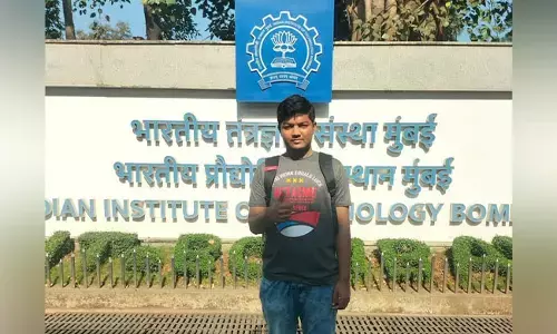 ಇಂದು ಕೊರಳು ಕೇಳುತಿಹರು - ಅಂದು ಬೆರಳು ಕೇಳಿದವರು