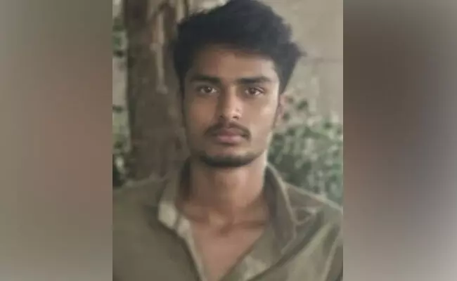 ಮಣಿಪಾಲ: ಅಪ್ರಾಪ್ತೆಯ ಜೊತೆ ಲಾಡ್ಜ್ನಲ್ಲಿ ಸಿಕ್ಕಿಬಿದ್ದ ಬಿಜೆಪಿ ಮುಖಂಡನ ಪುತ್ರ ಮಣಿಪಾಲ: ಅಪ್ರಾಪ್ತೆಯ ಜೊತೆ ಲಾಡ್ಜ್ನಲ್ಲಿ ಸಿಕ್ಕಿಬಿದ್ದ ಬಿಜೆಪಿ ಮುಖಂಡನ ಪುತ್ರ