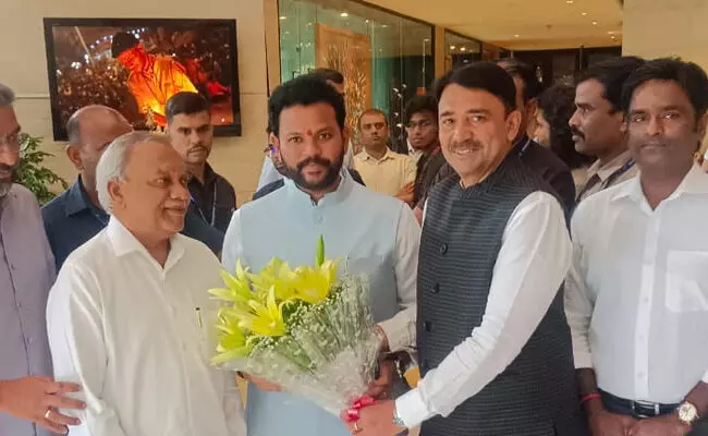 ಕಲಬುರಗಿ-ಬೆಂಗಳೂರು ನಡುವಿನ ವಿಮಾನ ಸಂಚಾರ ಪುನಃ ಆರಂಭಿಸುವಂತೆ ಸಂಸದ ರಾಧಾಕೃಷ್ಣ ದೊಡ್ಡಮನಿ ಒತ್ತಾಯ ಕಲಬುರಗಿ-ಬೆಂಗಳೂರು ನಡುವಿನ ವಿಮಾನ ಸಂಚಾರ ಪುನಃ ಆರಂಭಿಸುವಂತೆ ಸಂಸದ ರಾಧಾಕೃಷ್ಣ ದೊಡ್ಡಮನಿ ಒತ್ತಾಯ