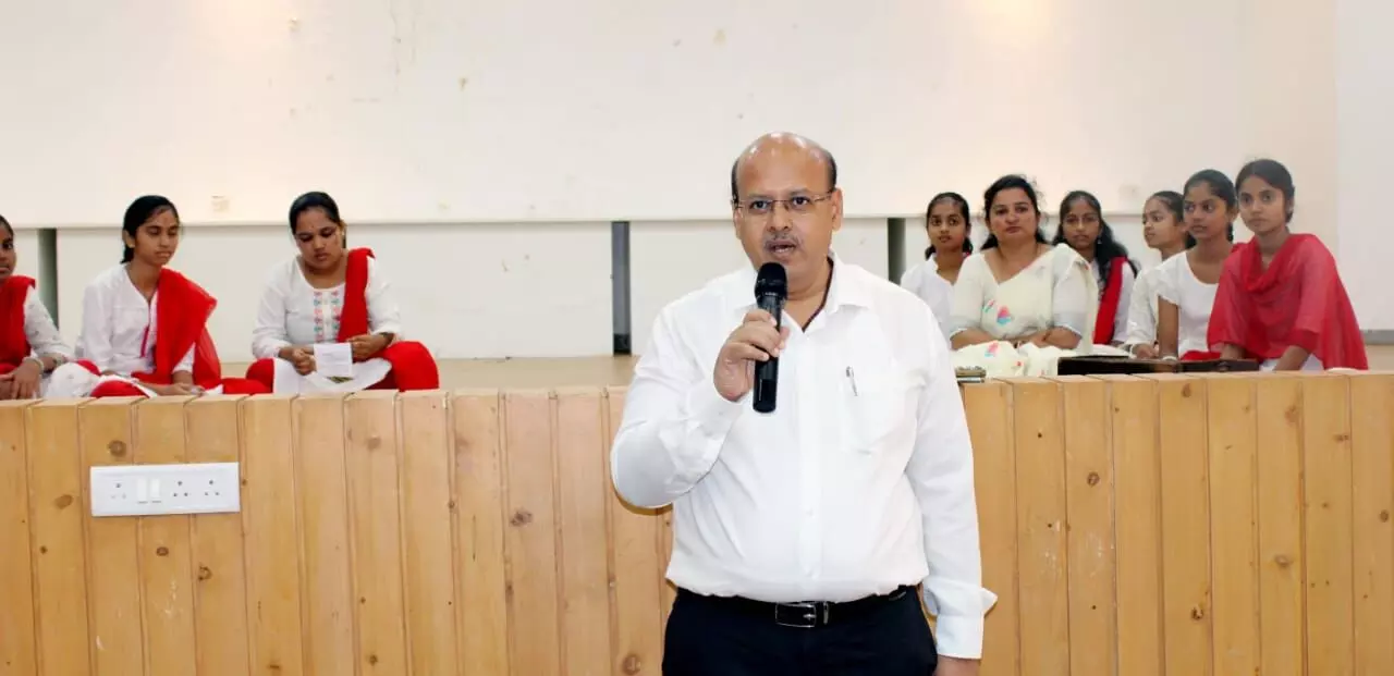 ಕೊಪ್ಪಳ | ಸ್ವಾತಂತ್ರ್ಯ ಚಳುವಳಿಯ ಬೀಜ ಬಿತ್ತನೆಗೆ ವಂದೇ ಮಾತರಂ ಸಹಕಾರಿ: ಜಿಲ್ಲಾಧಿಕಾರಿ ಸುರೇಶ ಇಟ್ನಾಳ ಕೊಪ್ಪಳ | ಸ್ವಾತಂತ್ರ್ಯ ಚಳುವಳಿಯ ಬೀಜ ಬಿತ್ತನೆಗೆ ವಂದೇ ಮಾತರಂ ಸಹಕಾರಿ: ಜಿಲ್ಲಾಧಿಕಾರಿ ಸುರೇಶ ಇಟ್ನಾಳ