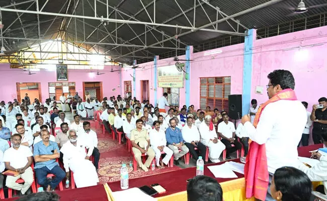 ರಾಯಚೂರು | ದೇವಸೂಗುರು ಗ್ರಾಮದಲ್ಲಿ ವಿವಿಧ ಅಭಿವೃದ್ಧಿ ಕಾಮಗಾರಿಗಳನ್ನು ಉದ್ಘಾಟಿಸಿದ ಶಾಸಕ ಬಸನಗೌಡ ದದ್ದಲ್