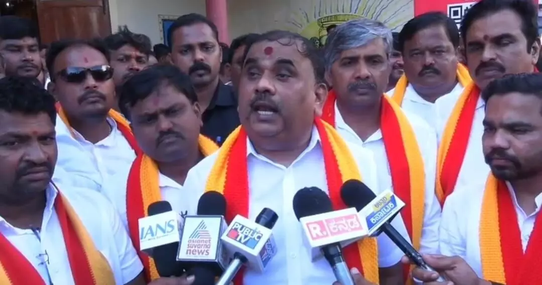 ಬೀದರ್ | ನಾಮಫಲಕಗಳಲ್ಲಿ ಶೇ.60 ರಷ್ಟು ಕನ್ನಡ ಬಳಕೆ ಮಾಡಿ ಸರ್ಕಾರದ ನಿಯಮ ಪಾಲನೆ ಮಾಡಬೇಕು : ನಾರಾಯಣ ಗೌಡ