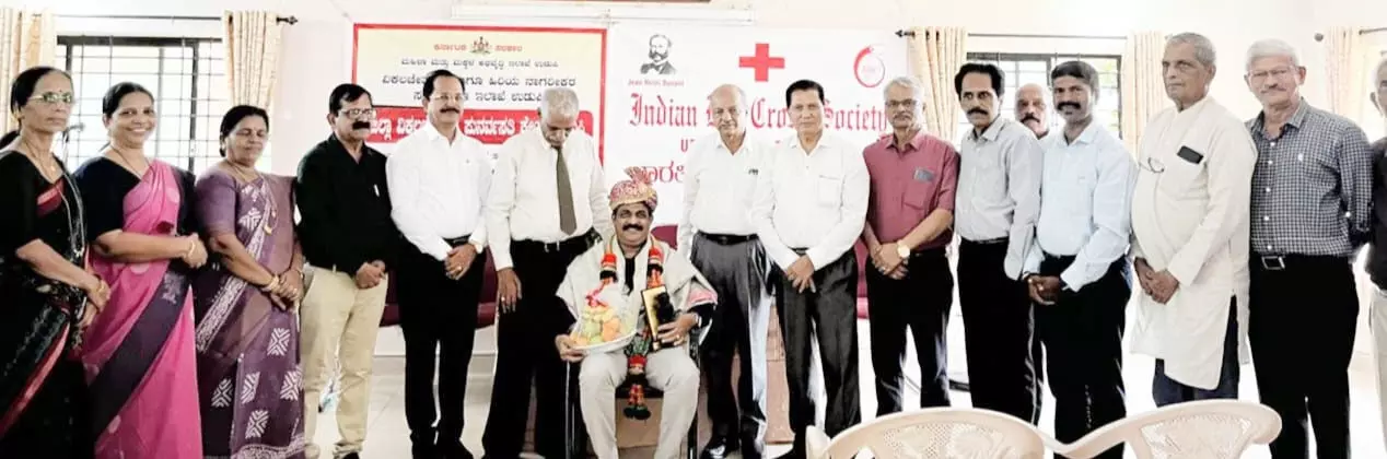 ರೆಡ್ಕ್ರಾಸ್: ಶಾಂತರಾಮ ಶೆಟ್ಟರಿಗೆ ಅಭಿನಂದನೆ ರೆಡ್ಕ್ರಾಸ್: ಶಾಂತರಾಮ ಶೆಟ್ಟರಿಗೆ ಅಭಿನಂದನೆ