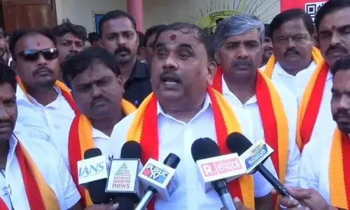 ಬೀದರ್ | ನಾಮಫಲಕಗಳಲ್ಲಿ ಶೇ.60 ರಷ್ಟು ಕನ್ನಡ ಬಳಕೆ ಮಾಡಿ ಸರ್ಕಾರದ ನಿಯಮ ಪಾಲನೆ ಮಾಡಬೇಕು : ನಾರಾಯಣ ಗೌಡ