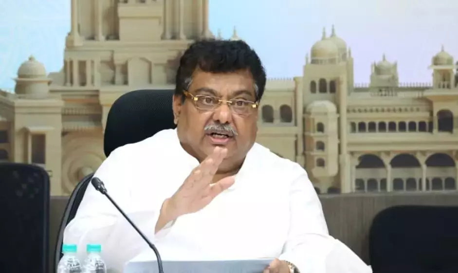 ಕಬ್ಬಿನ ದರ ನಿಗದಿ ಕೇಂದ್ರದ ಜವಾಬ್ದಾರಿ : ಸಚಿವ ಎಂ.ಬಿ.ಪಾಟೀಲ್ ಕಬ್ಬಿನ ದರ ನಿಗದಿ ಕೇಂದ್ರದ ಜವಾಬ್ದಾರಿ : ಸಚಿವ ಎಂ.ಬಿ.ಪಾಟೀಲ್