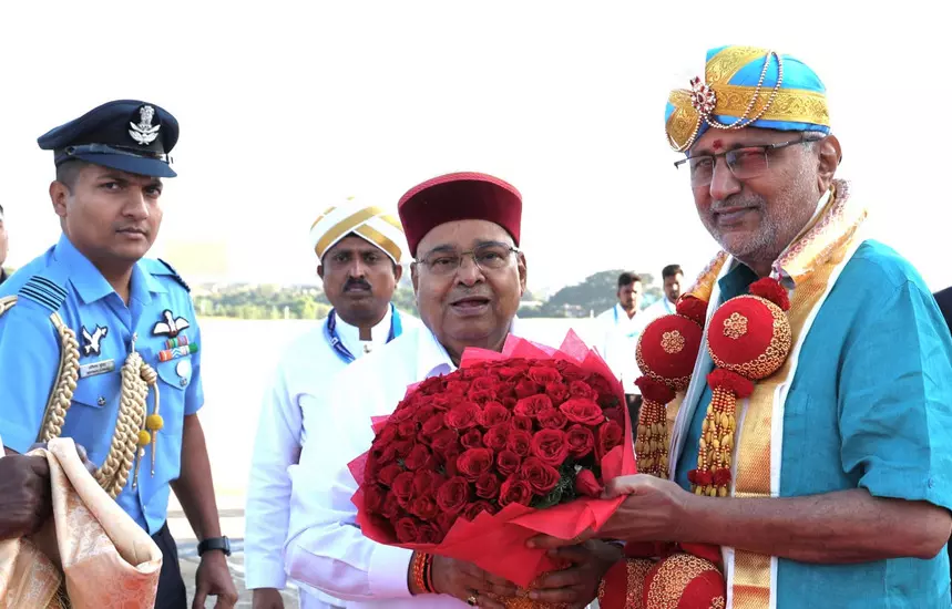 ಬೆಂಗಳೂರಿಗೆ ಆಗಮಿಸಿದ ಉಪರಾಷ್ಟ್ರಪತಿ ಸಿ.ಪಿ.ರಾಧಾಕೃಷ್ಣನ್ ಬೆಂಗಳೂರಿಗೆ ಆಗಮಿಸಿದ ಉಪರಾಷ್ಟ್ರಪತಿ ಸಿ.ಪಿ.ರಾಧಾಕೃಷ್ಣನ್