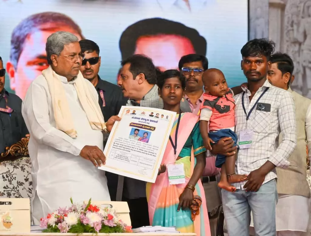 ಕೂಡ್ಲಿಗಿ | 870 ಕೋಟಿ ವೆಚ್ಚದ 74 ಕೆರೆಗಳಿಗೆ ನೀರು ತುಂಬಿಸುವ ಯೋಜನೆಗೆ ಚಾಲನೆ ನೀಡಿದ ಸಿಎಂ ಸಿದ್ದರಾಮಯ್ಯ