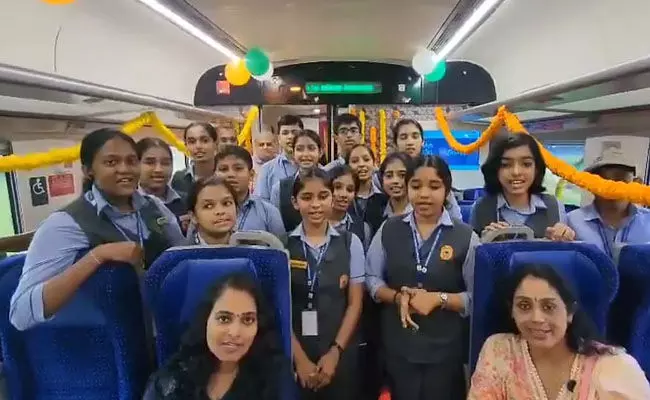 ವಂದೇಭಾರತ್ ರೈಲಿನ ಉದ್ಘಾಟನಾ ಕಾರ್ಯಕ್ರಮದಲ್ಲಿ ಮಕ್ಕಳಿಂದ ಆರೆಸ್ಸೆಸ್ ಗೀತೆ: ತನಿಖೆಗೆ ಆದೇಶಿಸಿದ ಕೇರಳ ಸರಕಾರ