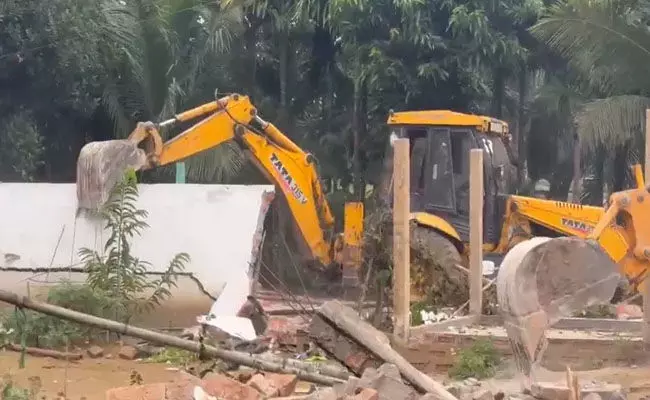 ಅಸ್ಸಾಮಿನ ಗೋಲ್ಪಾರಾದಲ್ಲಿ ನೆಲಸಮ ಕಾರ್ಯಾಚರಣೆ ಪುನರಾರಂಭ; 580 ಕುಟುಂಬಗಳಿಗೆ ಸೂರು ಕಳೆದುಕೊಳ್ಳುವ ಆತಂಕ ಅಸ್ಸಾಮಿನ ಗೋಲ್ಪಾರಾದಲ್ಲಿ ನೆಲಸಮ ಕಾರ್ಯಾಚರಣೆ ಪುನರಾರಂಭ; 580 ಕುಟುಂಬಗಳಿಗೆ ಸೂರು ಕಳೆದುಕೊಳ್ಳುವ ಆತಂಕ