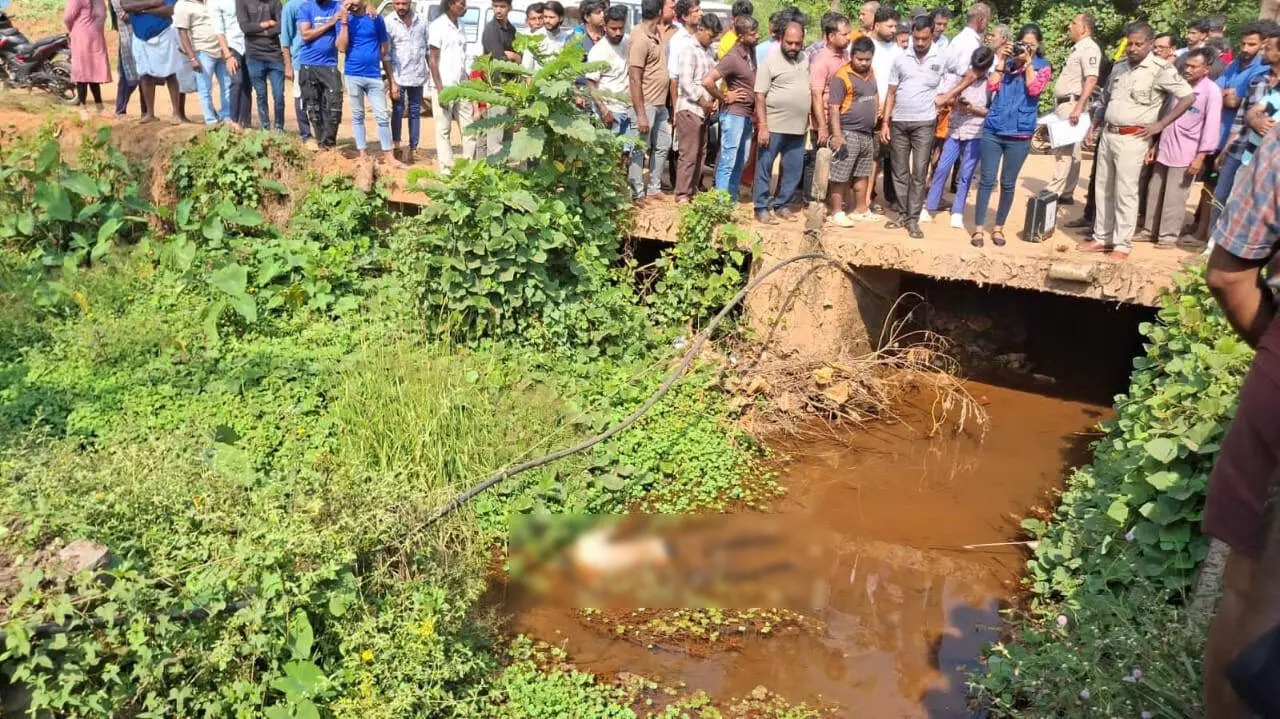 ವಿಟ್ಲ: ಚರಂಡಿಯಲ್ಲಿ ವ್ಯಕ್ತಿಯ ಮೃತದೇಹ ಪತ್ತೆ
