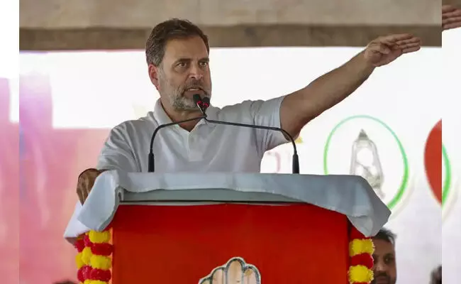 ಶುದ್ಧ ಗಾಳಿಗಾಗಿ ಆಗ್ರಹಿಸಿದ ಪ್ರತಿಭಟನಾಕಾರರ ಬಂಧನ; ನಾಗರಿಕರನ್ನು ಕ್ರಿಮಿನಲ್ ಗಳಂತೆ ನಡೆಸಿಕೊಳ್ಳಲಾಗುತ್ತಿದೆ ಎಂದ ರಾಹುಲ್ ಗಾಂಧಿ