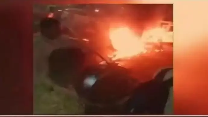 ದಿಲ್ಲಿಯ ಕೆಂಪು ಕೋಟೆ ಬಳಿ ಕಾರು ಸ್ಫೋಟ: 3 ವಾಹನಗಳು ಅಗ್ನಿಗಾಹುತಿ, ಹಲವರಿಗೆ ಗಾಯ