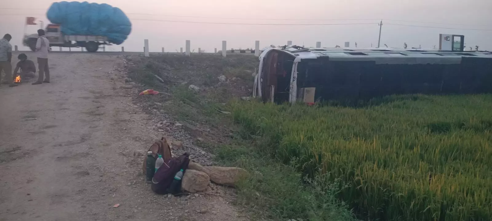 ರಾಯಚೂರು | ಕೆಎಸ್ ಆರ್ ಟಿಸಿ ಬಸ್ ಪಲ್ಟಿ : 13 ಪ್ರಯಾಣಿಕರಿಗೆ ಗಾಯ