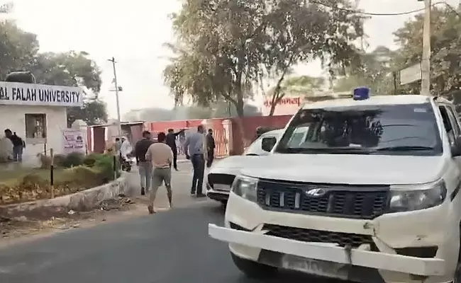 ಭಾರೀ ಭಯೋತ್ಪಾದಕ ಸಂಚು ವಿಫಲಗೊಳಿಸಿದ ಜಮ್ಮುಕಾಶ್ಮೀರ ಪೋಲಿಸರು, ಏಳು ಜನರ ಬಂಧನ