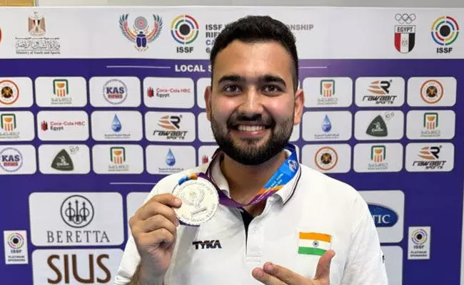 ವಿಶ್ವ ಶೂಟಿಂಗ್ ಚಾಂಪಿಯನ್ ಶಿಪ್ | ಭಾರತದ ಅನೀಶ್ ಭನ್ವಾಲಾಗೆ ಬೆಳ್ಳಿ ವಿಶ್ವ ಶೂಟಿಂಗ್ ಚಾಂಪಿಯನ್ ಶಿಪ್ | ಭಾರತದ ಅನೀಶ್ ಭನ್ವಾಲಾಗೆ ಬೆಳ್ಳಿ