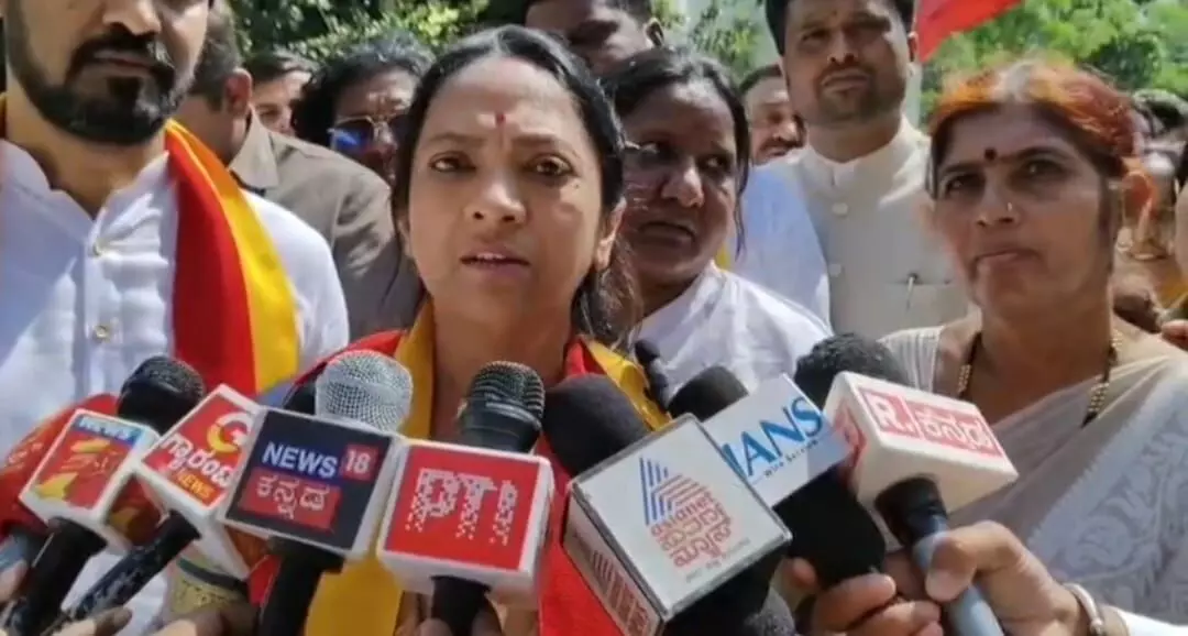 ನಾನು ಲೆಫ್ಟು ಅಲ್ಲ, ರೈಟು ಅಲ್ಲ, ಹೆಣ್ಣು ಮಕ್ಕಳ ಪರವಾಗಿದ್ದೇನೆ : ಡಾ. ನಾಗಲಕ್ಷ್ಮೀ ಚೌಧರಿ