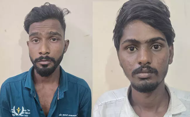 ಕಲಬುರಗಿ | ವ್ಯಕ್ತಿಯೊಬ್ಬರಿಗೆ ಹಲ್ಲೆ ನಡೆಸಿ ಸುಲಿಗೆ ಪ್ರಕರಣ : ಇಬ್ಬರು ಆರೋಪಿಗಳ ಬಂಧನ ಕಲಬುರಗಿ | ವ್ಯಕ್ತಿಯೊಬ್ಬರಿಗೆ ಹಲ್ಲೆ ನಡೆಸಿ ಸುಲಿಗೆ ಪ್ರಕರಣ : ಇಬ್ಬರು ಆರೋಪಿಗಳ ಬಂಧನ