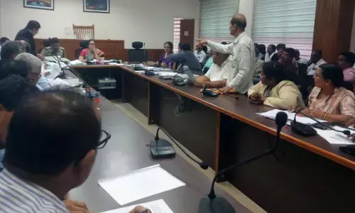 ಬಸ್‌ಗಳಲ್ಲಿ ಪ್ರಯಾಣಿಕರ ಸುರಕ್ಷತೆಗೆ ಆದ್ಯತೆ ನೀಡದಿದ್ದರೆ ಕ್ರಮ : ಡಿಸಿ