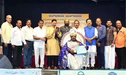 ಸುರತ್ಕಲ್ ನಲ್ಲಿ ರಂಗುರಂಗಿನ ರಂಗೋತ್ಸವ : ನವೀನ್ ಡಿ ಪಡೀಲ್ ಗೆ ರಂಗಚಾವಡಿ ಪ್ರಶಸ್ತಿ ಪ್ರದಾನ