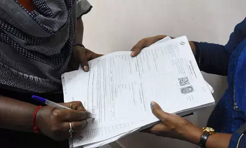 ಎಸ್‌ಐಆರ್ ಬಳಿಕ ಮತದಾರರ ಪಟ್ಟಿಯಿಂದ ಹೊರಗುಳಿಯುವ ಭೀತಿ; ಪಶ್ಚಿಮ ಬಂಗಾಳದಲ್ಲಿ ಕನಿಷ್ಠ 10 ಮಂದಿ ಮೃತ್ಯು