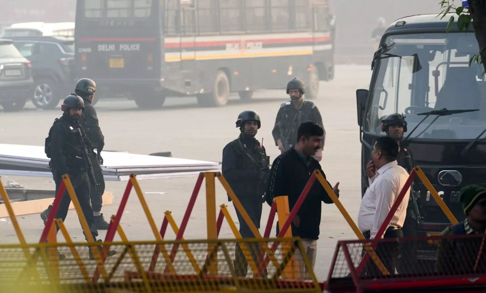PHOTOS | ಕೆಂಪು ಕೋಟೆ ಬಳಿ ಸ್ಫೋಟ: 12 ಮಂದಿ ಮೃತ್ಯು