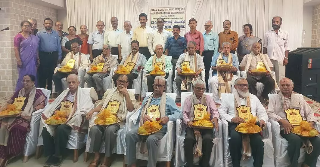 80ವರ್ಷ ಪೂರೈಸಿದ 14 ಮಂದಿ ಹಿರಿಯ ನಾಗರಿಕರಿಗೆ ಸನ್ಮಾನ 80ವರ್ಷ ಪೂರೈಸಿದ 14 ಮಂದಿ ಹಿರಿಯ ನಾಗರಿಕರಿಗೆ ಸನ್ಮಾನ