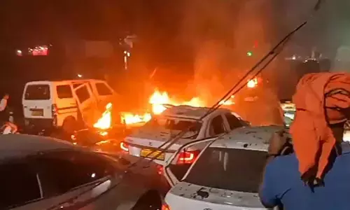 ದಿಲ್ಲಿ ಕಾರ್ ಸ್ಫೋಟ ತನಿಖೆ ಚುರುಕು | ಪುಲ್ವಾಮದ ವೈದ್ಯನಿಂದ ಆತ್ಮಹತ್ಯಾ ದಾಳಿ ಶಂಕೆ