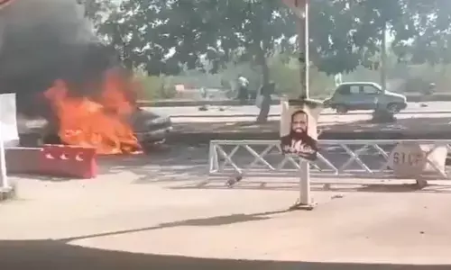 ಇಸ್ಲಾಮಾಬಾದ್ ನ್ಯಾಯಾಲಯದ ಹೊರಗೆ ಆತ್ಮಾಹುತಿ ಬಾಂಬ್ ದಾಳಿ: 12 ಮೃತ್ಯು; 20 ಮಂದಿಗೆ ಗಾಯ