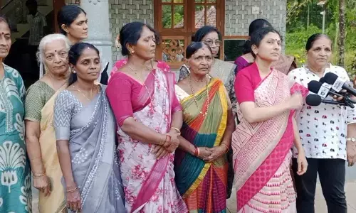 ಧರ್ಮಸ್ಥಳ ಪ್ರಕರಣದಲ್ಲಿ ಸಮಗ್ರ ತನಿಖೆಗೆ ಆಗ್ರಹ; ‘ಕೊಂದವರು ಯಾರು’ ತಂಡದಿಂದ ಸೌಜನ್ಯಾ ಮನೆಗೆ ಭೇಟಿ