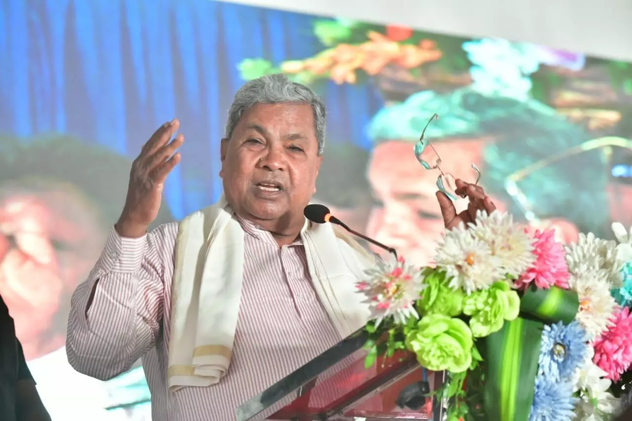 ಸಮಾಜವನ್ನು ಒಡೆದು ಜಾತಿ ವ್ಯವಸ್ಥೆ ರೂಪಿಸಿದ ಸಿದ್ಧಾಂತ ಆರೆಸ್ಸೆಸ್ ನದ್ದು: ಮುಖ್ಯಮಂತ್ರಿ ಸಿದ್ದರಾಮಯ್ಯ ಸಮಾಜವನ್ನು ಒಡೆದು ಜಾತಿ ವ್ಯವಸ್ಥೆ ರೂಪಿಸಿದ ಸಿದ್ಧಾಂತ ಆರೆಸ್ಸೆಸ್ ನದ್ದು: ಮುಖ್ಯಮಂತ್ರಿ ಸಿದ್ದರಾಮಯ್ಯ