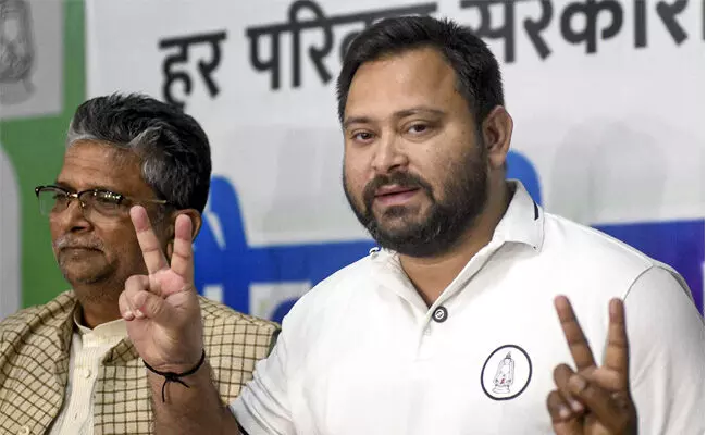 “ಅಮಿತ್ ಶಾ ಬರೆದುಕೊಡುತ್ತಾರೆ, ಪ್ರಧಾನಿ ಕಾರ್ಯಾಲಯ ರವಾನಿಸುತ್ತದೆ, ಮಾಧ್ಯಮ ಪ್ರಸಾರ ಮಾಡುತ್ತದೆ”: ಚುನಾವಣೋತ್ತರ ಸಮೀಕ್ಷೆಗಳನ್ನು ತಳ್ಳಿ ಹಾಕಿದ ತೇಜಸ್ವಿ ಯಾದವ್