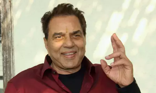 ಹಿರಿಯ ನಟ ಧರ್ಮೇಂದ್ರ ಆಸ್ಪತ್ರೆಯಿಂದ ಬಿಡುಗಡೆ; ಮನೆಯಲ್ಲೇ ಚಿಕಿತ್ಸೆ ಮುಂದುವರಿಕೆ