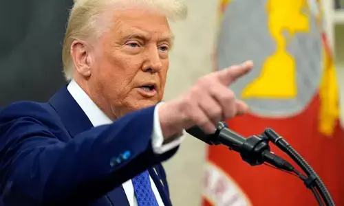 ವಿದೇಶಿ ಉದ್ಯೋಗಿಗಳಿಗೆ ಎಚ್-1ಬಿ ವೀಸಾ: ಟ್ರಂಪ್ ಸಮರ್ಥನೆ