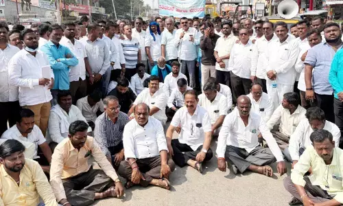 ಕೊಪ್ಪಳ | ಸಂಸದರ ಒಡೆತನದ ಸಂಸ್ಥೆ ಮೂಲಕವೇ ಜಲ್ಲಿಕಲ್ಲು ಖರೀದಿಗೆ ಒತ್ತಾಯ: ಗುತ್ತಿಗೆದಾರರಿಂದ ಆರೋಪ