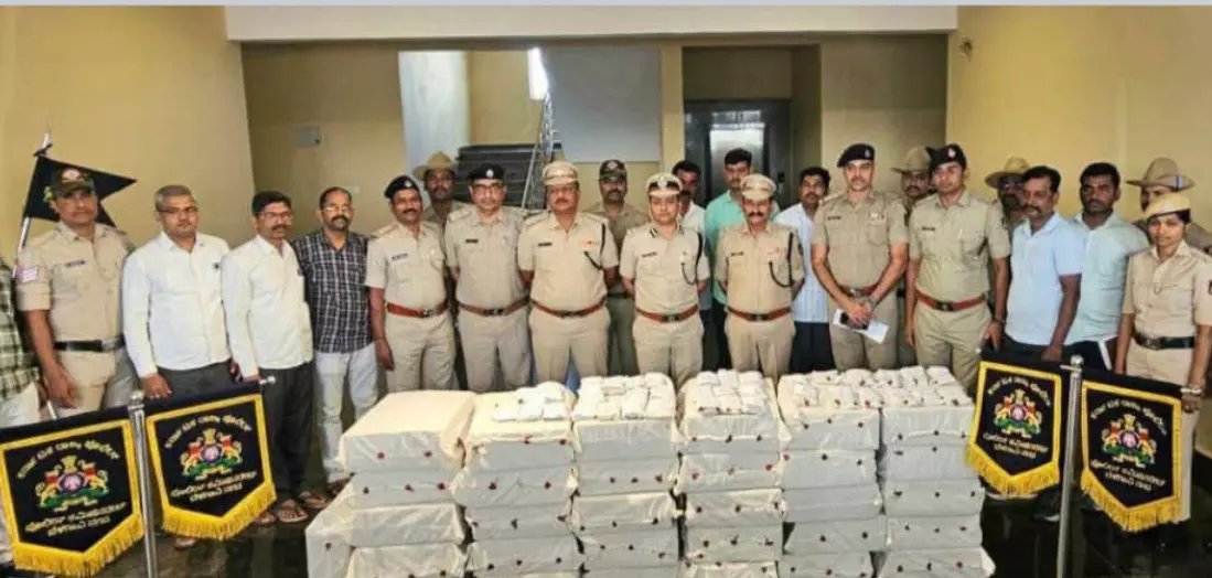 Belagavi | ಡಿಜಿಟಲ್ ಅರೆಸ್ಟ್; 33 ಆರೋಪಿಗಳ ಬಂಧನ Belagavi | ಡಿಜಿಟಲ್ ಅರೆಸ್ಟ್; 33 ಆರೋಪಿಗಳ ಬಂಧನ