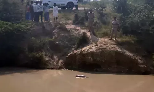 ಗದಗ: ಕೃಷಿ ಹೊಂಡದಲ್ಲಿ ಕೈಕಾಲು ಕಟ್ಟಿದ ಸ್ಥಿತಿಯಲ್ಲಿ ಮೃತದೇಹ ಪತ್ತೆ