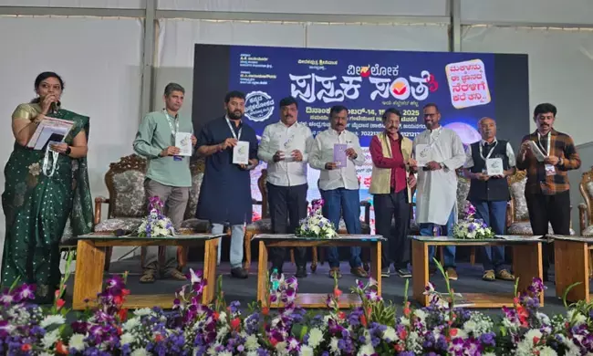 ಹಂಝ ಮಲಾರ್‌ರ ʼಅರ್ಧ ಹಿಂದೂ-ಅರ್ಧ ಮುಸ್ಲಿಂʼ ಕಥಾಸಂಕಲನ ಬಿಡುಗಡೆ