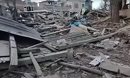 ಕೆಂಪು ಕೋಟೆ ಬಳಿ ಸ್ಫೋಟ ಪ್ರಕರಣ : ಪುಲ್ವಾಮಾದಲ್ಲಿ ಭದ್ರತಾ ಪಡೆಗಳಿಂದ ಶಂಕಿತನ ಮನೆ ನೆಲಸಮ