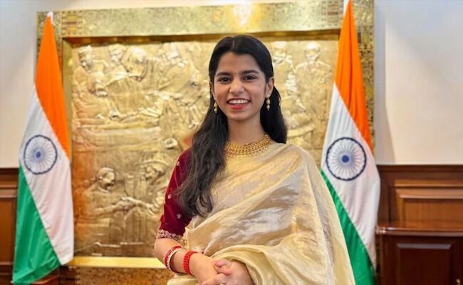 ಅಲಿನಗರ ಖಂಡಿತವಾಗಿಯೂ ಸೀತಾನಗರವಾಗಲಿದೆ : ಮುನ್ನಡೆ ಸಾಧಿಸುತ್ತಿದ್ದಂತೆ ಕ್ಷೇತ್ರದ ಹೆಸರು ಬದಲಾವಣೆ ಬಗ್ಗೆ ಪುನರುಚ್ಛರಿಸಿದ ಬಿಜೆಪಿ ಅಭ್ಯರ್ಥಿ ಮೈಥಿಲಿ ಠಾಕೂರ್