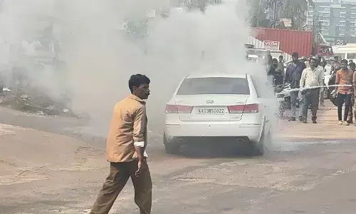 Mangaluru | ನಂತೂರು ಬಳಿ ಹೊತ್ತಿ ಉರಿದ ಕಾರು