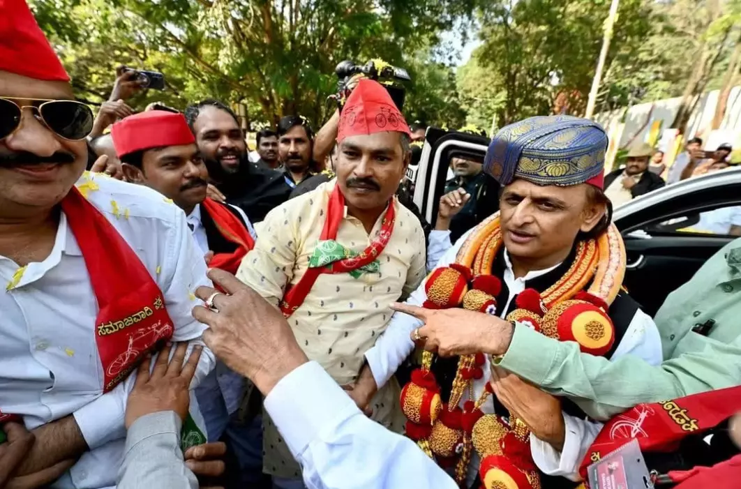 ಉತ್ತರ ಪ್ರದೇಶದಲ್ಲಿ ಬಿಜೆಪಿ ಸರಕಾರಿ ಯಂತ್ರವನ್ನು ವ್ಯಾಪಕವಾಗಿ ದುರುಪಯೋಗಪಡಿಸಿಕೊಂಡಿದೆ : ಅಖಿಲೇಶ್ ಯಾದವ್ ಉತ್ತರ ಪ್ರದೇಶದಲ್ಲಿ ಬಿಜೆಪಿ ಸರಕಾರಿ ಯಂತ್ರವನ್ನು ವ್ಯಾಪಕವಾಗಿ ದುರುಪಯೋಗಪಡಿಸಿಕೊಂಡಿದೆ : ಅಖಿಲೇಶ್ ಯಾದವ್