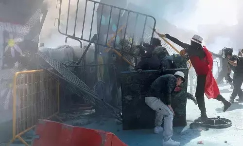 ಮೆಕ್ಸಿಕೋದಲ್ಲಿ ಮೇಯರ್ ಹತ್ಯೆ ಬಳಿಕ ಭುಗಿಲೆದ್ದ ಆಕ್ರೋಶ : ‘ಜೆನ್ ಝೀ’ ನೇತೃತ್ವದಲ್ಲಿ ಬೀದಿಗಿಳಿದು ಪ್ರತಿಭಟನೆ